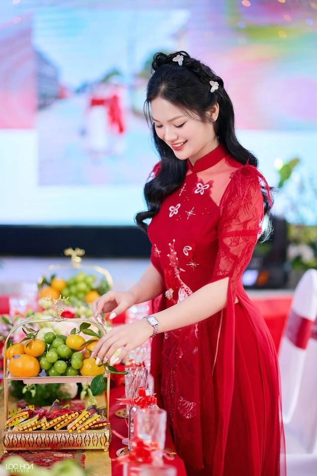 Con trai chủ lâu đài trăm tỷ Nghệ An sắp kết hôn, cô dâu 18 tuổi, nhan sắc khiến nhà chồng rất ưng-2