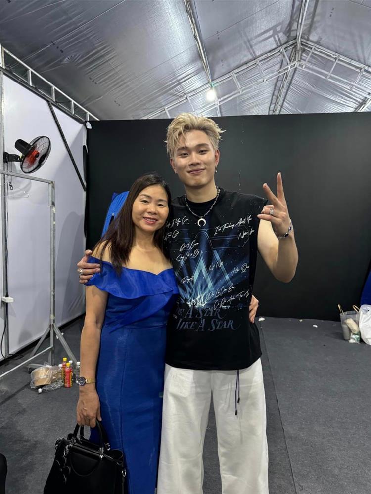 Màn đối đáp gây sốt của mẹ Dương Domic: Đọc vào không dám chấm điểm EQ vì quá out trình-3