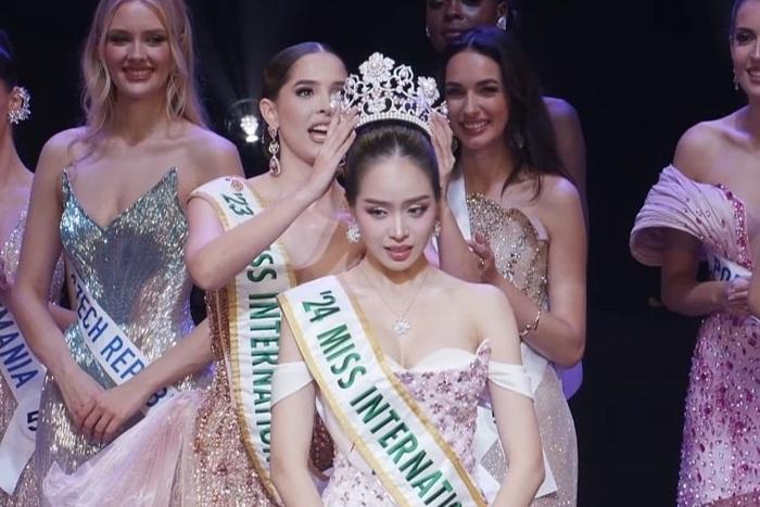 Hình ảnh đầu tiên của hoa hậu Thanh Thủy sau đăng quang Miss International 2024-3