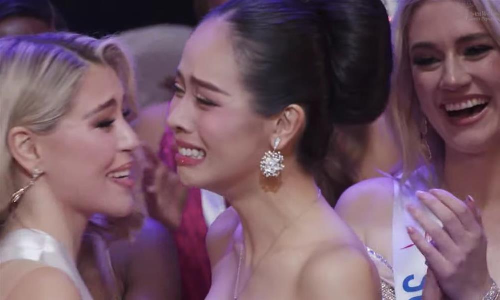 Khoảnh khắc Thanh Thủy giành vương miện Hoa hậu Quốc tế-5