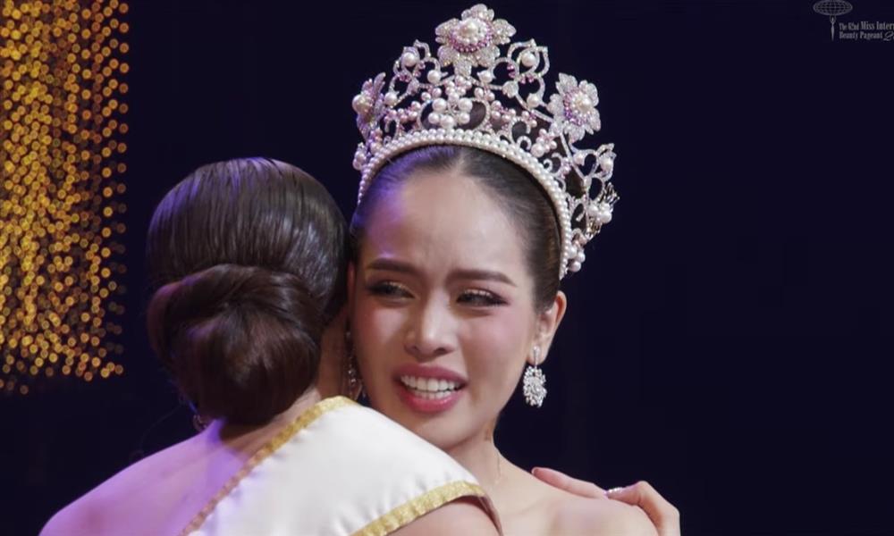 Khoảnh khắc Thanh Thủy giành vương miện Hoa hậu Quốc tế-7