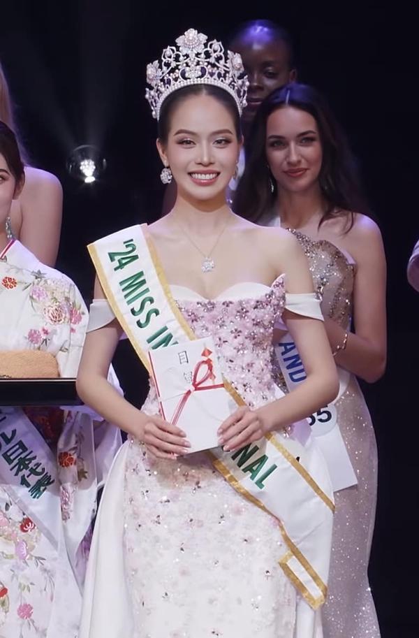 Hình ảnh đầu tiên của hoa hậu Thanh Thủy sau đăng quang Miss International 2024-1