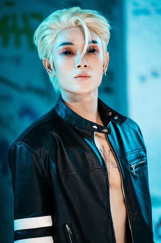 Trúc Nhân lần đầu khoe múi, hoá trap boy văn vở-2