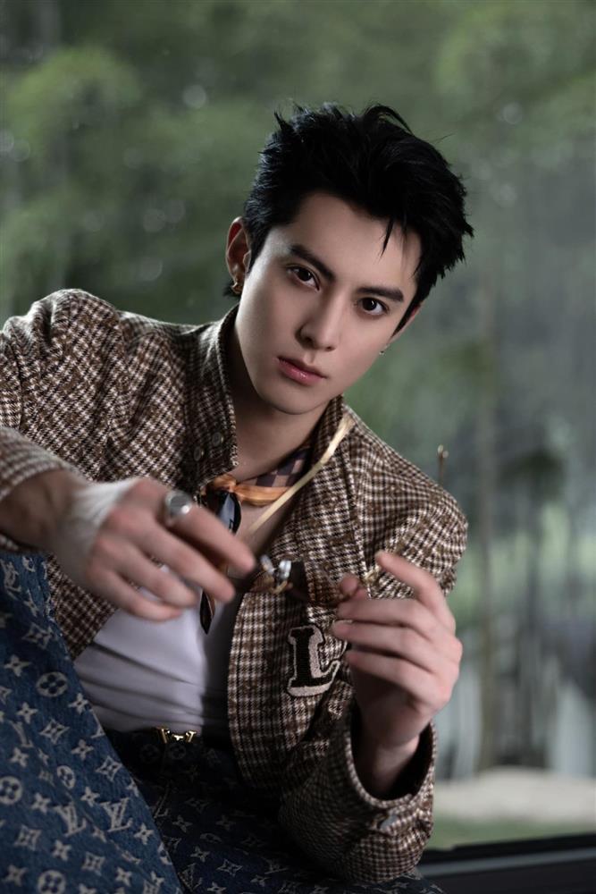 Vừa thông báo tổ chức concert, Vương Hạc Đệ nhận chỉ trích bào tiền người hâm mộ-5