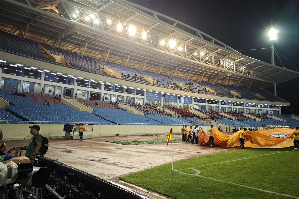Nhìn Anh trai vượt ngàn chông gai cháy vé, giật mình nhớ cơn sốt khó tin năm nào của tuyển Việt Nam-4