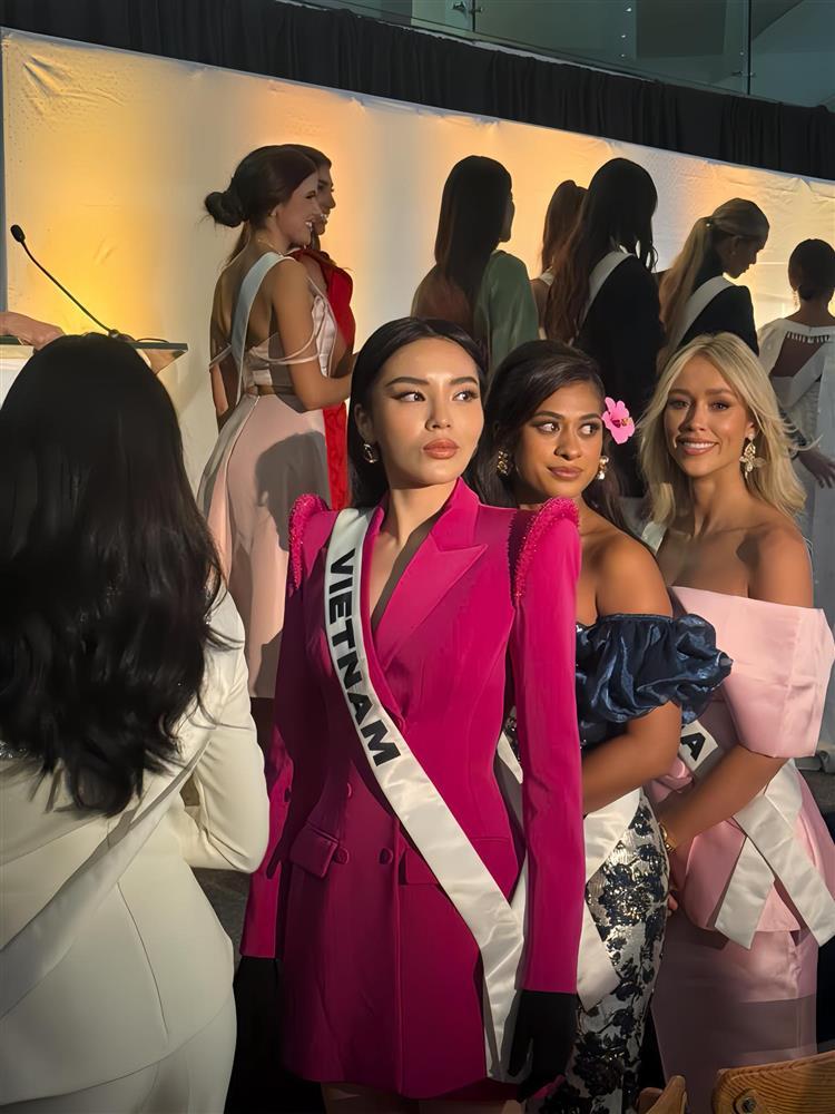 Hoa hậu Kỳ Duyên rạng rỡ, vương miện Miss Universe bị chê xấu-2