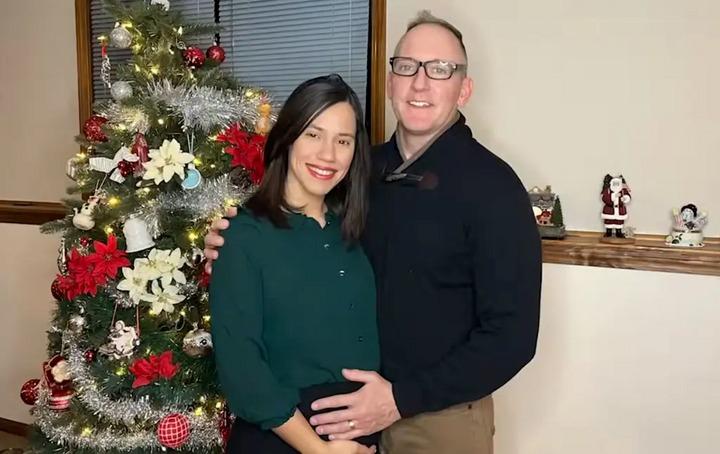 Cô gái nổi tiếng nhờ đòi chồng trả lương 2,5 triệu đồng/tuần mới làm việc nhà-1