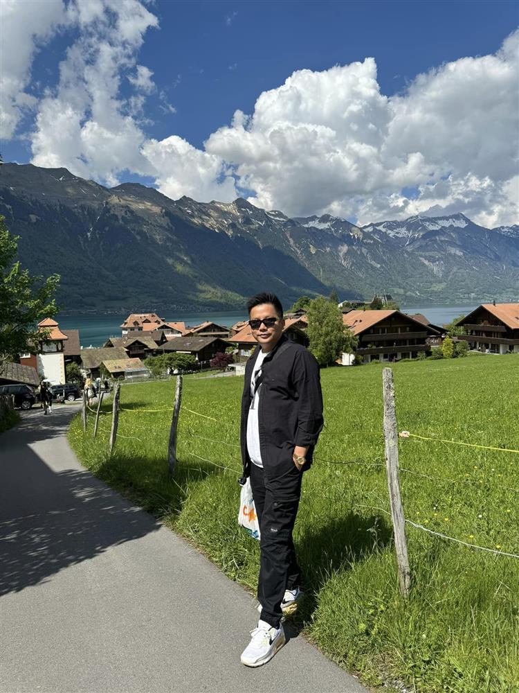 Khoa Pug tung ảnh thẻ chứng minh: Trước khi bị mất cổ, nhan sắc ngày xưa thuộc tầm cỡ nào?-4