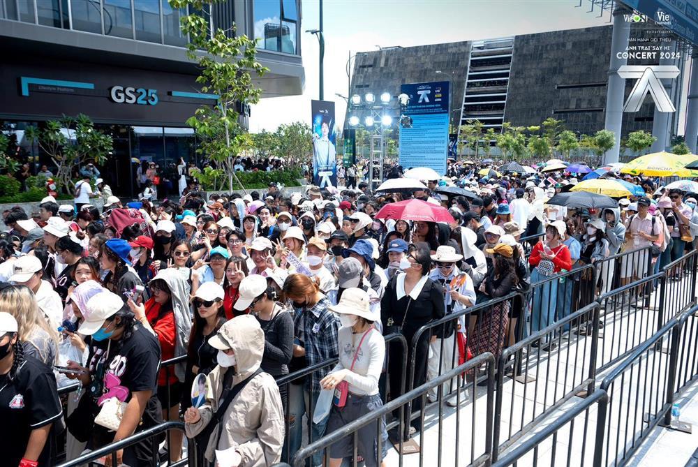 Sập web, cháy vé 2 concert Anh trai, điều kỳ lạ đang xảy ra ở showbiz Việt-5