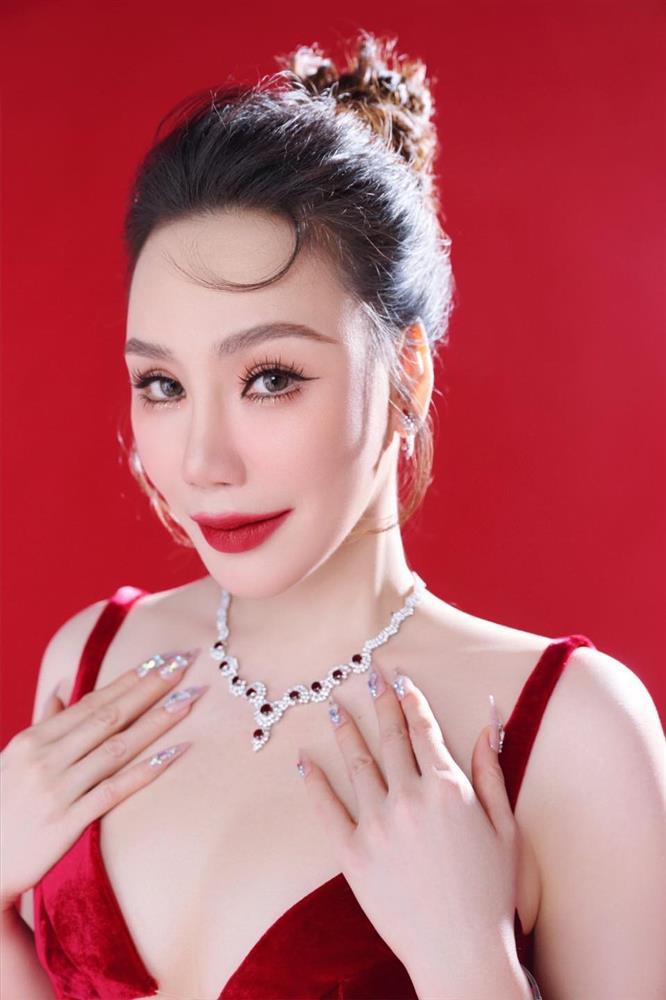 Đừng tiếc cho Hồ Quỳnh Hương-2