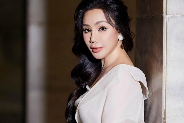 20/11, trò chuyện với người phụ nữ có biệt danh phù thủy đứng sau thành công của Hương Tràm, Hồ Quỳnh Hương và loạt ca sĩ Việt-5