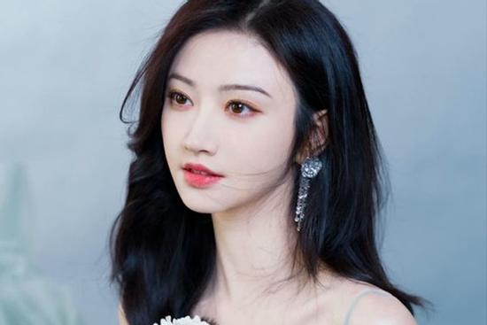 Tử vi 15/11 đến 30/11: 3 con giáp bạc vàng kín tay, giàu có đủ đầy, tận hưởng vinh quang, mua nhà tậu xe