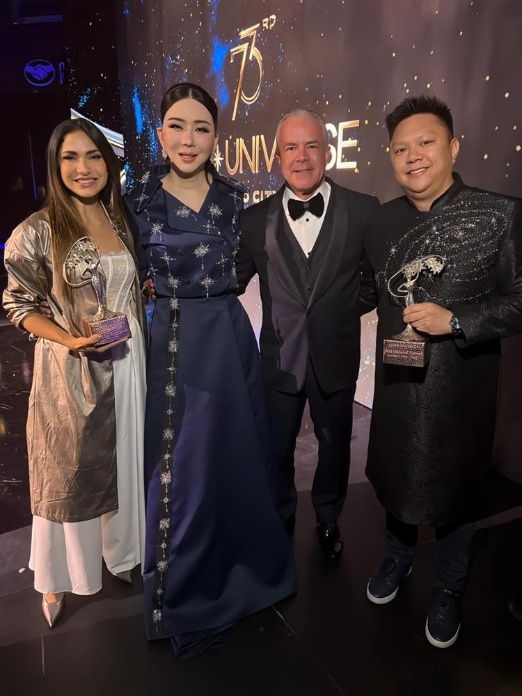 Miss Universe VietNam nhận giải, xứng đáng cho nỗ lực của Dược Sĩ Tiến - Hương Giang-2