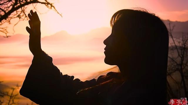 Lập kỷ lục ngay ngày trở lại, Lý Tử Thất nói một câu khiến fan xót xa-3