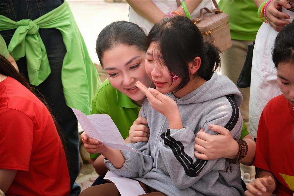 Hoa hậu hát hay, tài sắc vẹn toàn sống khép kín ở tuổi 38 là ai?-12