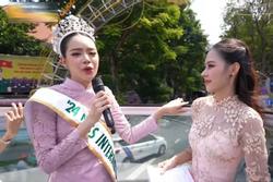 Miss International 2024 Thanh Thủy xúc động diễu hành trên xe bus 2 tầng ở TPHCM