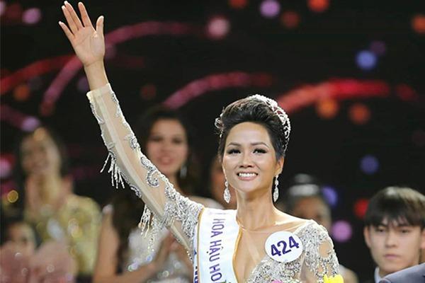 Người đẹp Việt Nam đầu tiên lọt top 5 Miss Universe giờ đổi đời như thế nào?-1