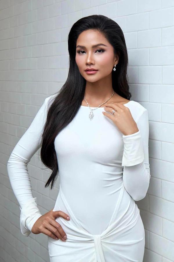 Người đẹp Việt Nam đầu tiên lọt top 5 Miss Universe giờ đổi đời như thế nào?-3