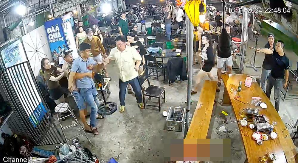 Mâu thuẫn khi ăn nhậu, 1 người đàn ông bị đâm chết ngay tại quán-1