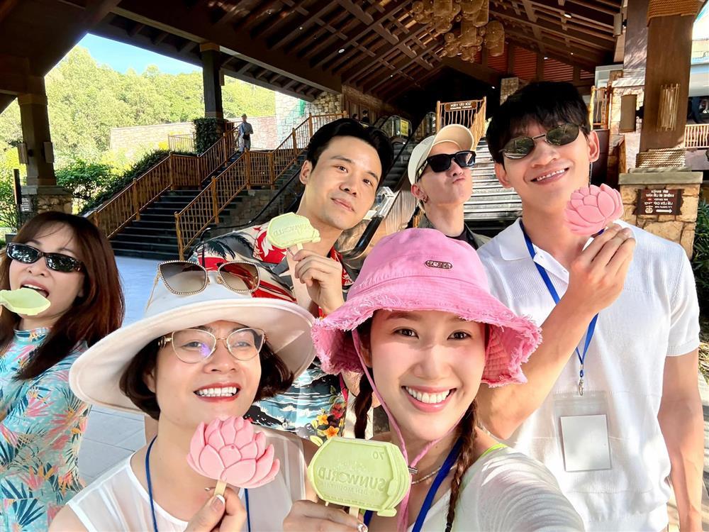 Thúy Ngân dắt tình tin đồn ra mắt hội bạn thân, lộ 1 cử chỉ cực đáng ngờ-3