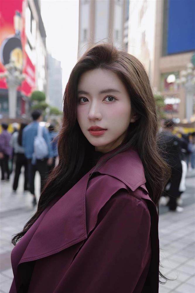 Cháu dâu NSƯT Chí Trung gợi ý lên đồ đón gió mùa sành điệu-1