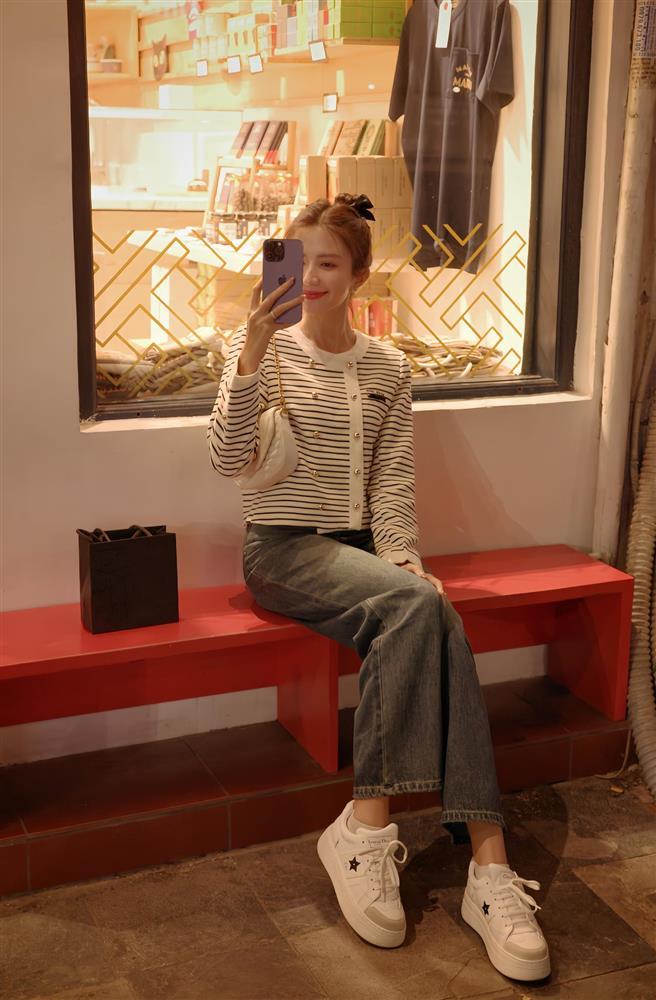 Cháu dâu NSƯT Chí Trung gợi ý lên đồ đón gió mùa sành điệu-10