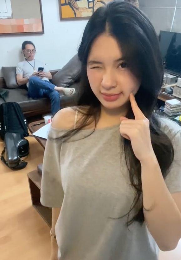 Choáng ngợp nhan sắc ái nữ sinh năm 2007 của NSND Trần Lực-7