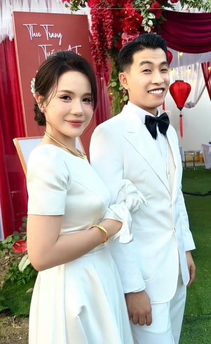 Gắn nhạc chia tay trong đám cưới chính mình, vợ Tuấn Mõ hứng chỉ trích-4