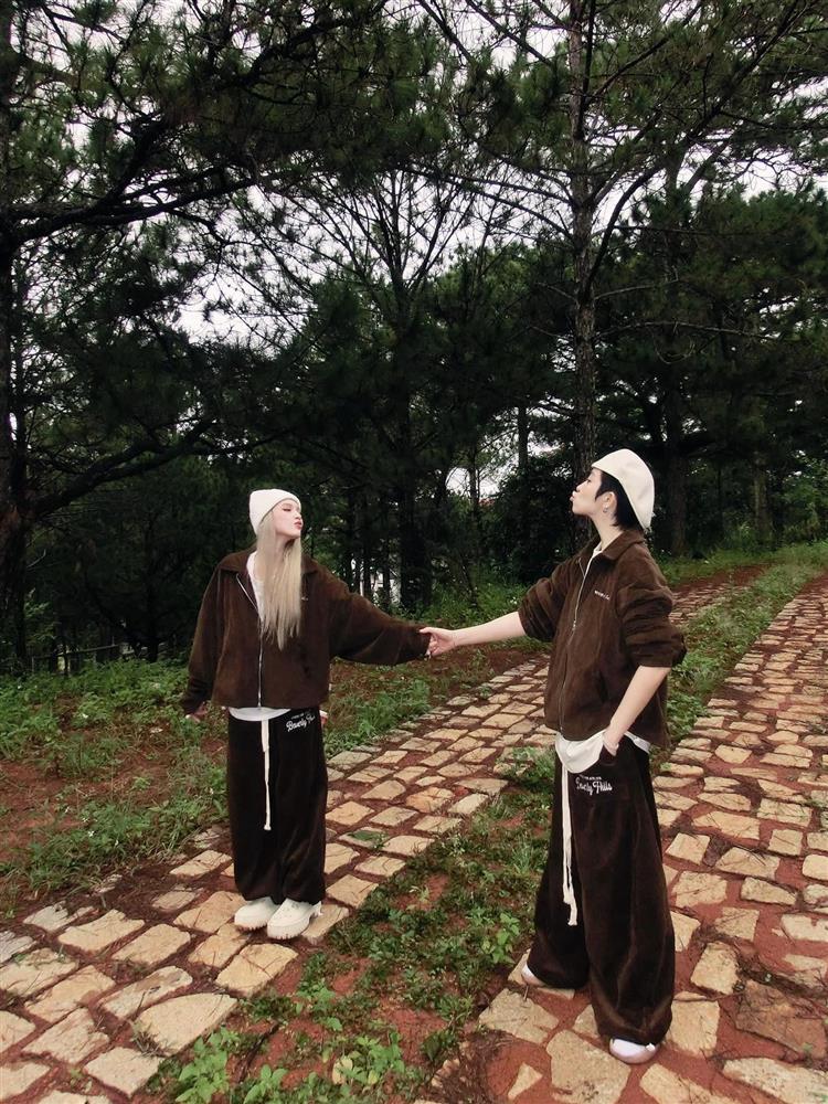 Xoài Non khoe ảnh diện đồ đôi, thân mật với Gil Lê-3