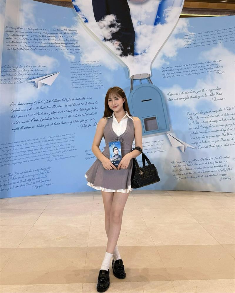 Mặc váy trẻ trung và tôn dáng như nữ ca sĩ cao 1m55 Hòa Minzy-1