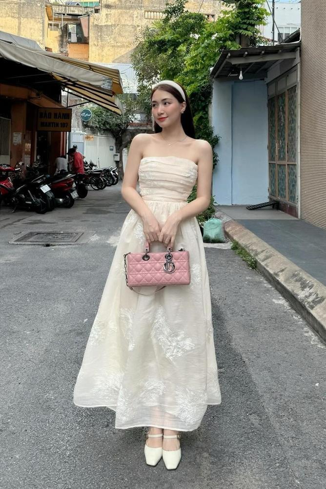 Mặc váy trẻ trung và tôn dáng như nữ ca sĩ cao 1m55 Hòa Minzy-4