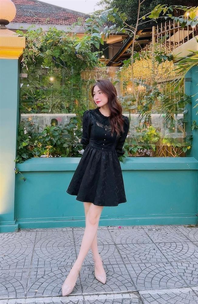 Mặc váy trẻ trung và tôn dáng như nữ ca sĩ cao 1m55 Hòa Minzy-7