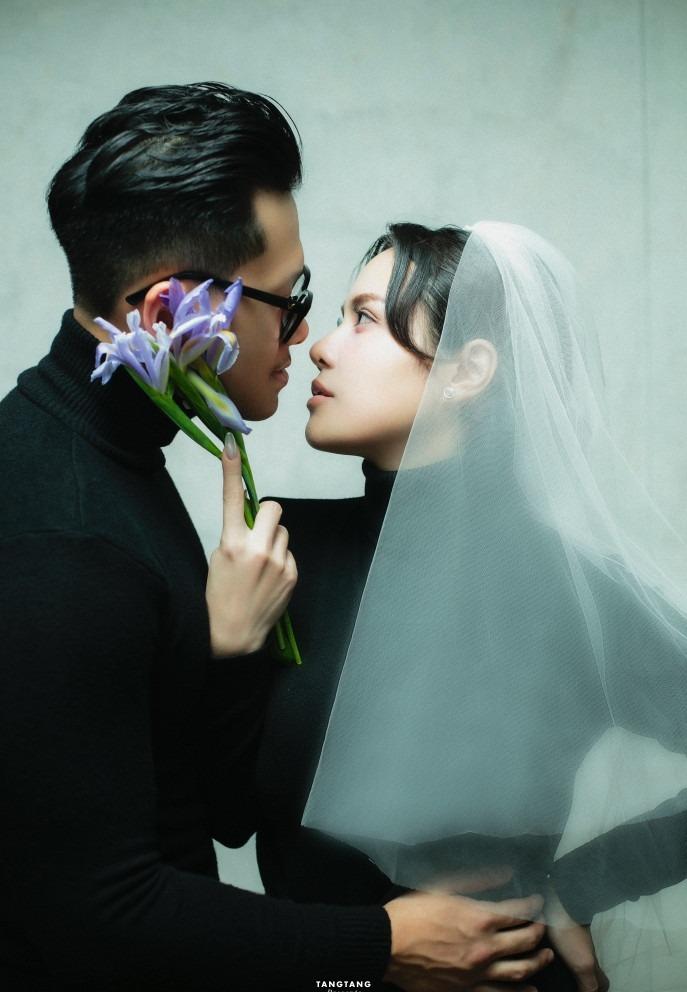 Ca sĩ Thái Trinh lần đầu công khai chồng điển trai kém 6 tuổi-10