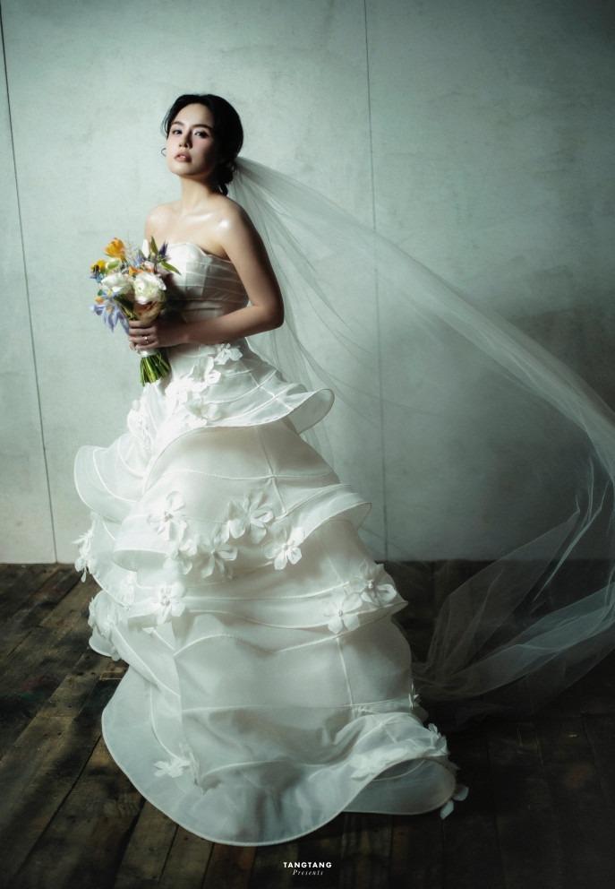 Ca sĩ Thái Trinh lần đầu công khai chồng điển trai kém 6 tuổi-12