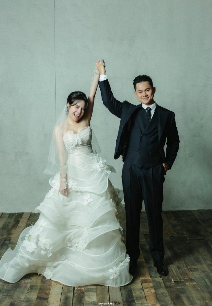 Ca sĩ Thái Trinh lần đầu công khai chồng điển trai kém 6 tuổi-6