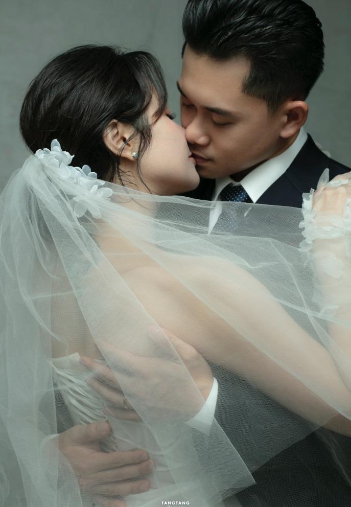 Ca sĩ Thái Trinh lần đầu công khai chồng điển trai kém 6 tuổi-8