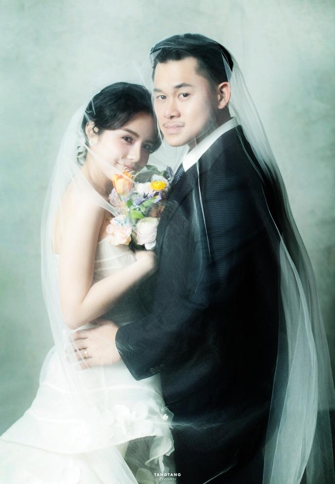 Ca sĩ Thái Trinh lần đầu công khai chồng điển trai kém 6 tuổi-9