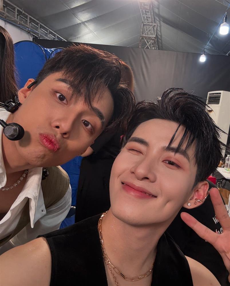 2 Anh Trai lần đầu đụng mặt sau lùm xùm tay ba, bị soi thái độ gây chú ý-6