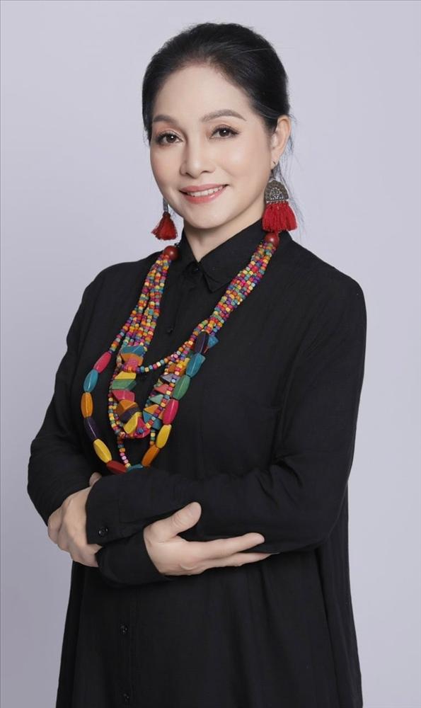 20/11, trò chuyện với người phụ nữ có biệt danh phù thủy đứng sau thành công của Hương Tràm, Hồ Quỳnh Hương và loạt ca sĩ Việt-1