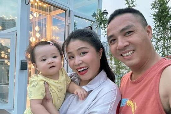 Không gian tầng 6 'sáng choang' nhà MC Hoàng Linh gây thích thú