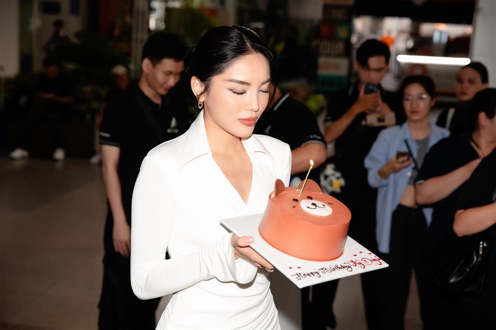 Kỳ Duyên lên tiếng giữa sân bay về những lời chê bai trong hành trình Miss Universe 2024-3