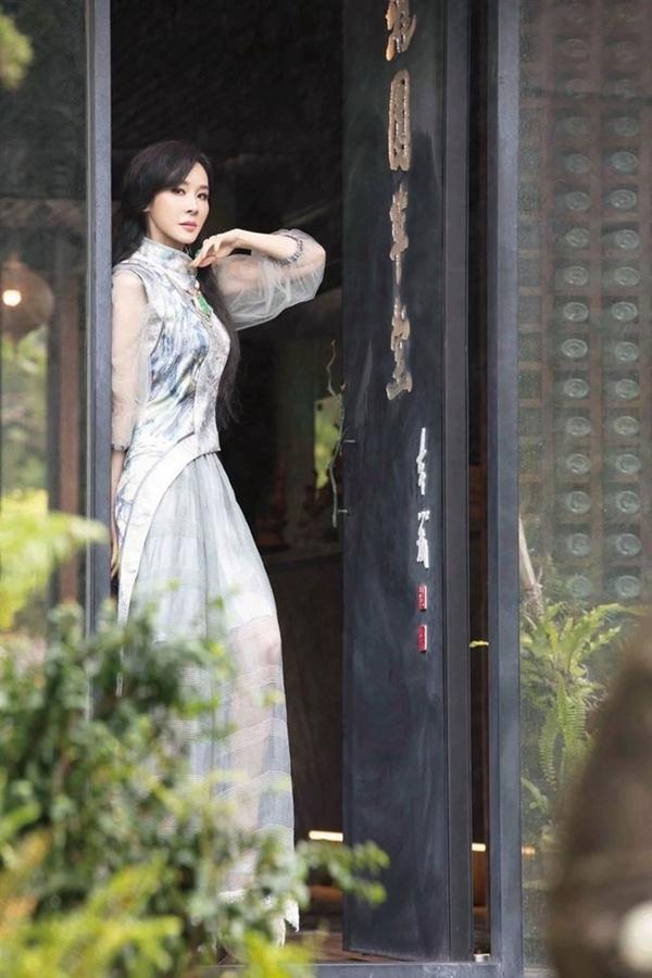 Đệ nhất mỹ nhân Đài Loan khoe vòng eo 56 ở tuổi U60-5