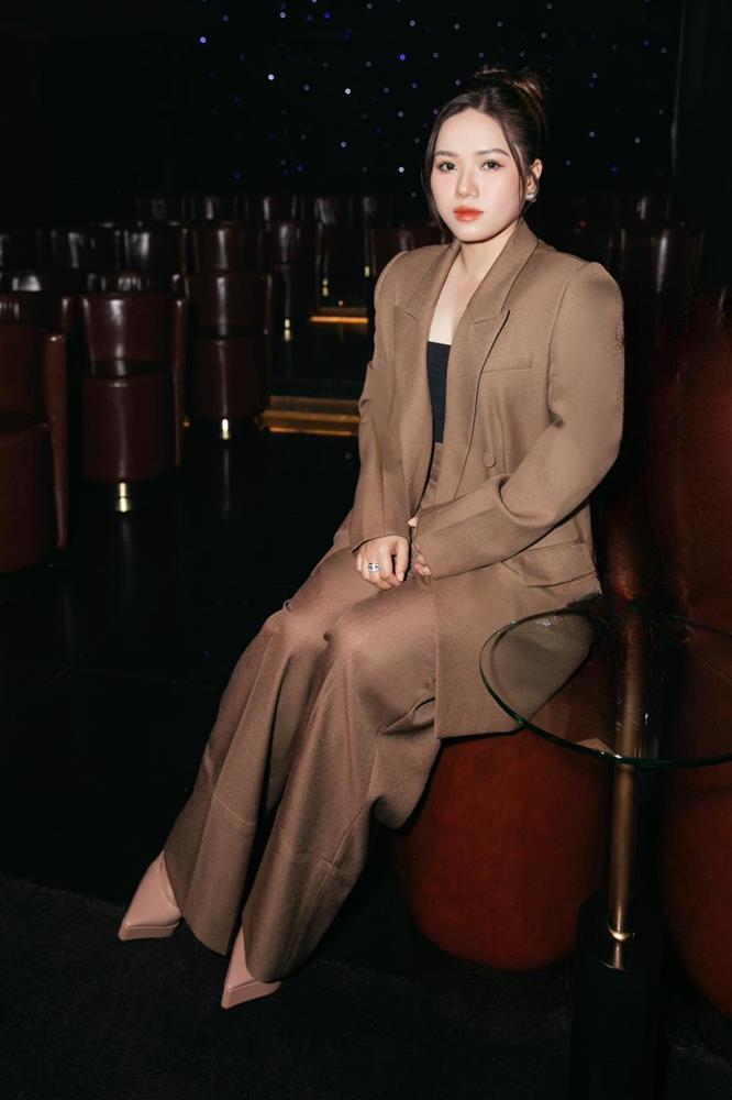 Nghệ sĩ Việt làm công tác giảng dạy, được nhiều học trò yêu mến-1