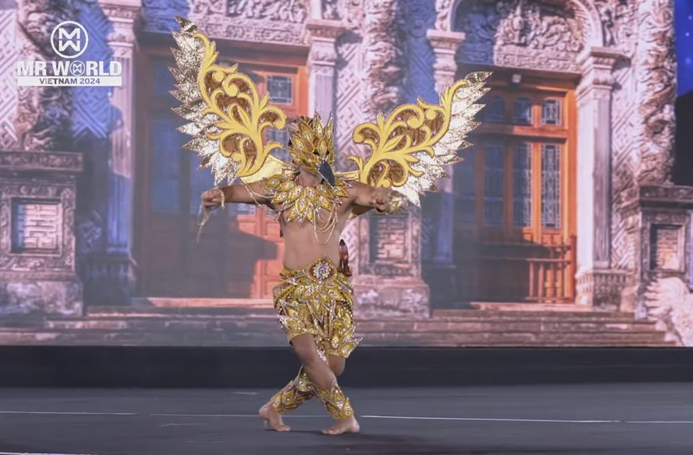 Nam vương Tuấn Ngọc choáng váng, gục ngã sau phần thi ở Mr World 2024-9