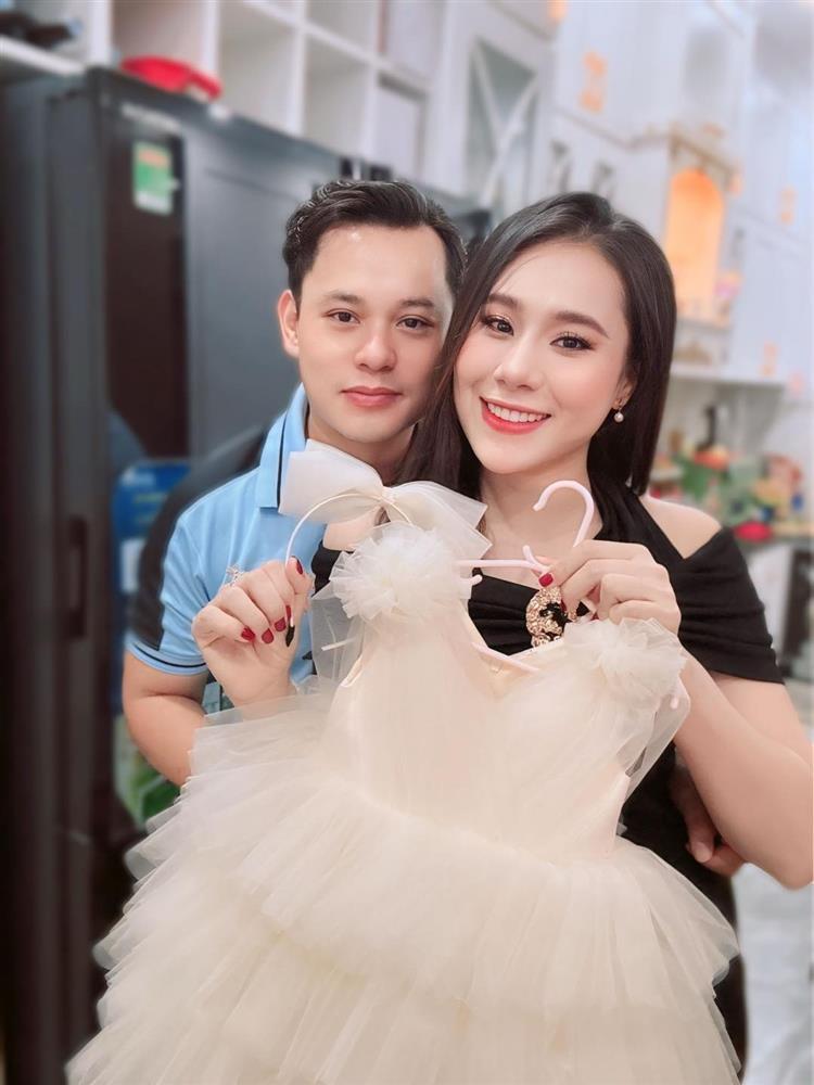 Hồ Bích Trâm thông báo đã sinh con thứ 2, còn rủ rê bác sĩ làm ngay 1 việc khó ai ngờ-4