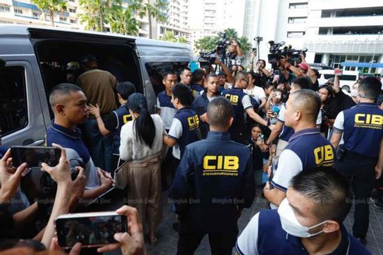 Vụ diễn viên, MC bị bắt: Phát hiện giao dịch đáng ngờ liên quan chính trị gia