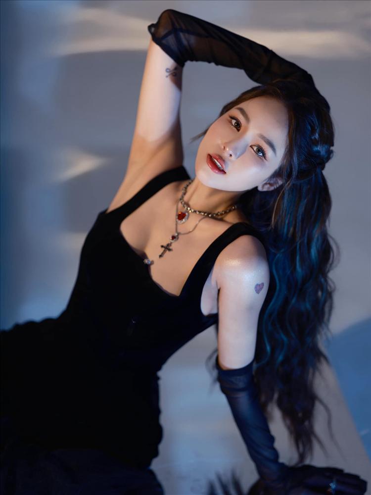 Hot girl Trâm Anh khoe thân hình gợi cảm, nói gì khi bị giục lấy chồng?-1