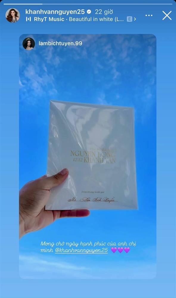 Dàn sao Vbiz rần rần khoe thiệp cưới Khánh Vân, 1 nàng hậu thân thiết lại có dấu hiệu lạ?-1