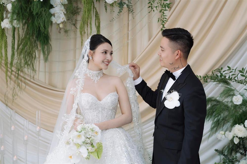 Chuyện tình đẹp và cuộc sống sang chảnh của mỹ nhân phim giờ vàng VTV-4