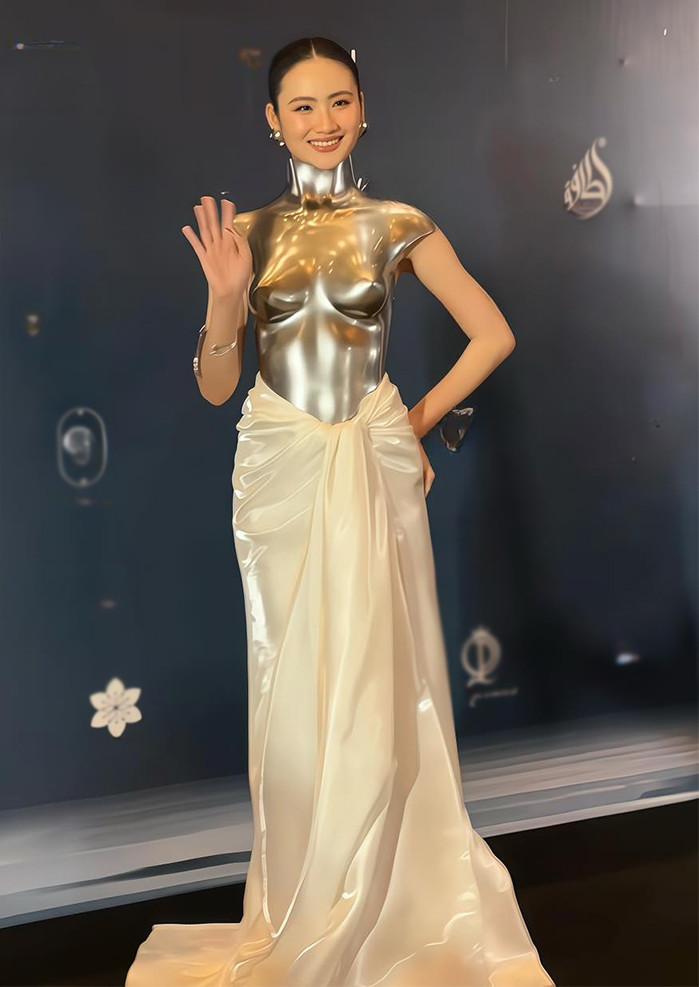 Hoa hậu Ý Nhi gây sốc với trang phục táo bạo trên thảm đỏ-1